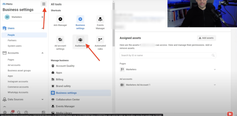 Haz clic en las tres li╠üneas en la esquina superior izquierda y selecciona Audiencias dentro de Google Tag Manager